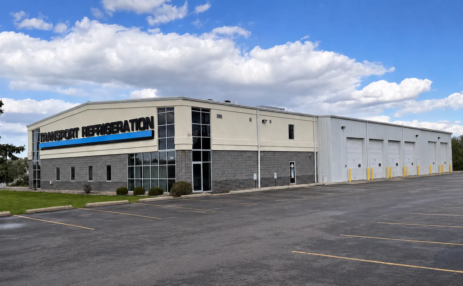 CoolFleet Leasing De Pere Wisconsin facility at 301 Lawrence Drive — Green Bay area refrigerated trailer rental and cold storage
